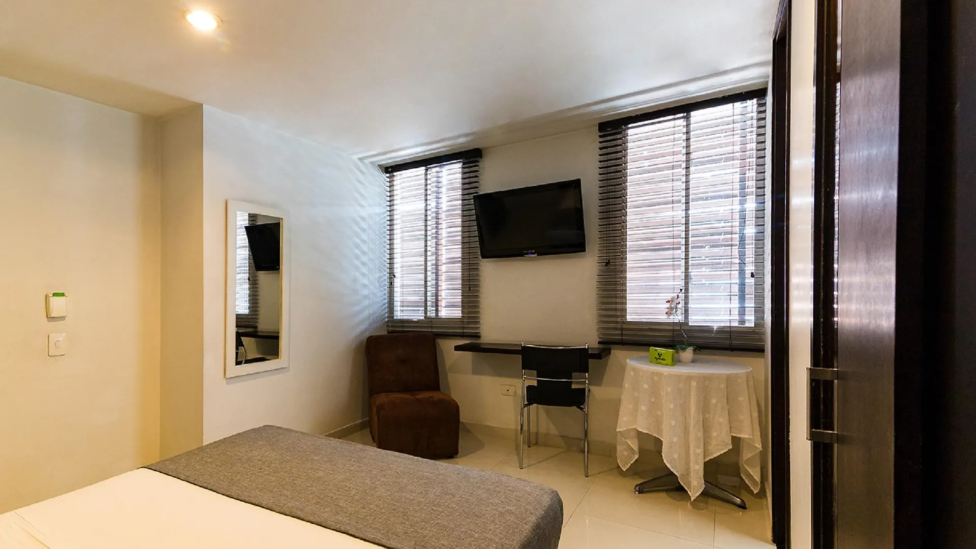 Aw Hotel Ariston Las Vegas De Granada Cali 4*,