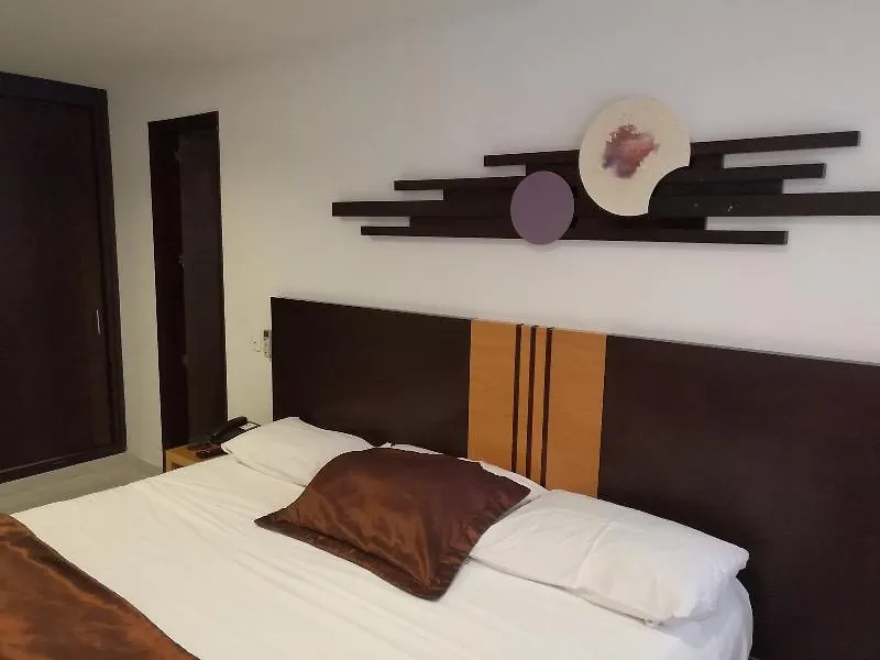 Aw Hotel Ariston Las Vegas De Granada Cali 4*,