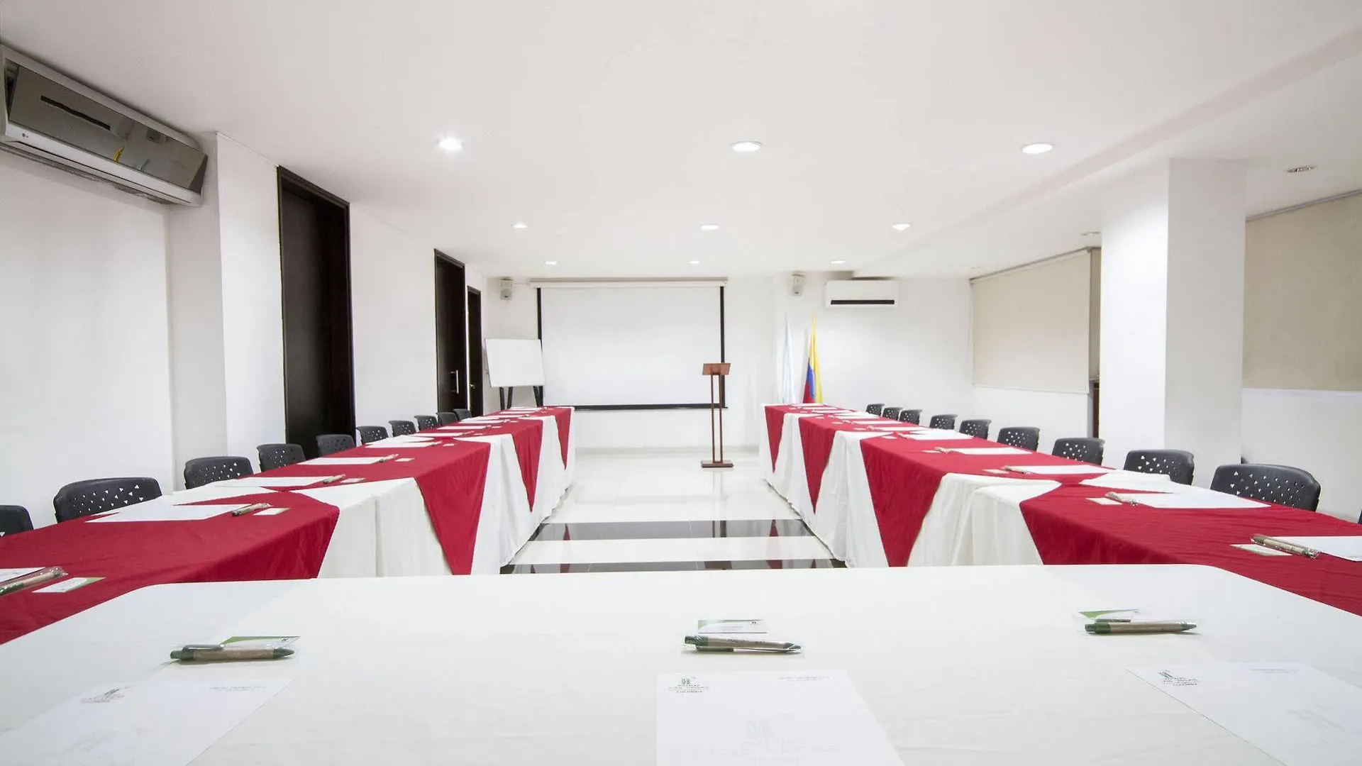 Aw Hotel Ariston Las Vegas De Granada Cali